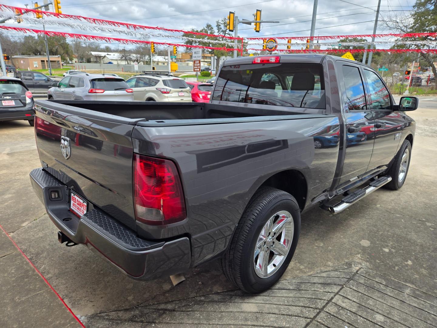 2018 GRAY RAM 1500 (1C6RR6FG9JS) with an 3.6L V6 F DOHC 24V engine, Automatic transmission, located at 503 West Court, Seguin, TX, 78155, (830) 379-3373, 29.568621, -97.969803 - Photo#2